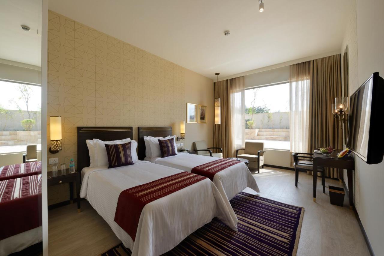 Marasa Sarovar Premiere Tirupati Exteriér fotografie A room at the Taj Bengal