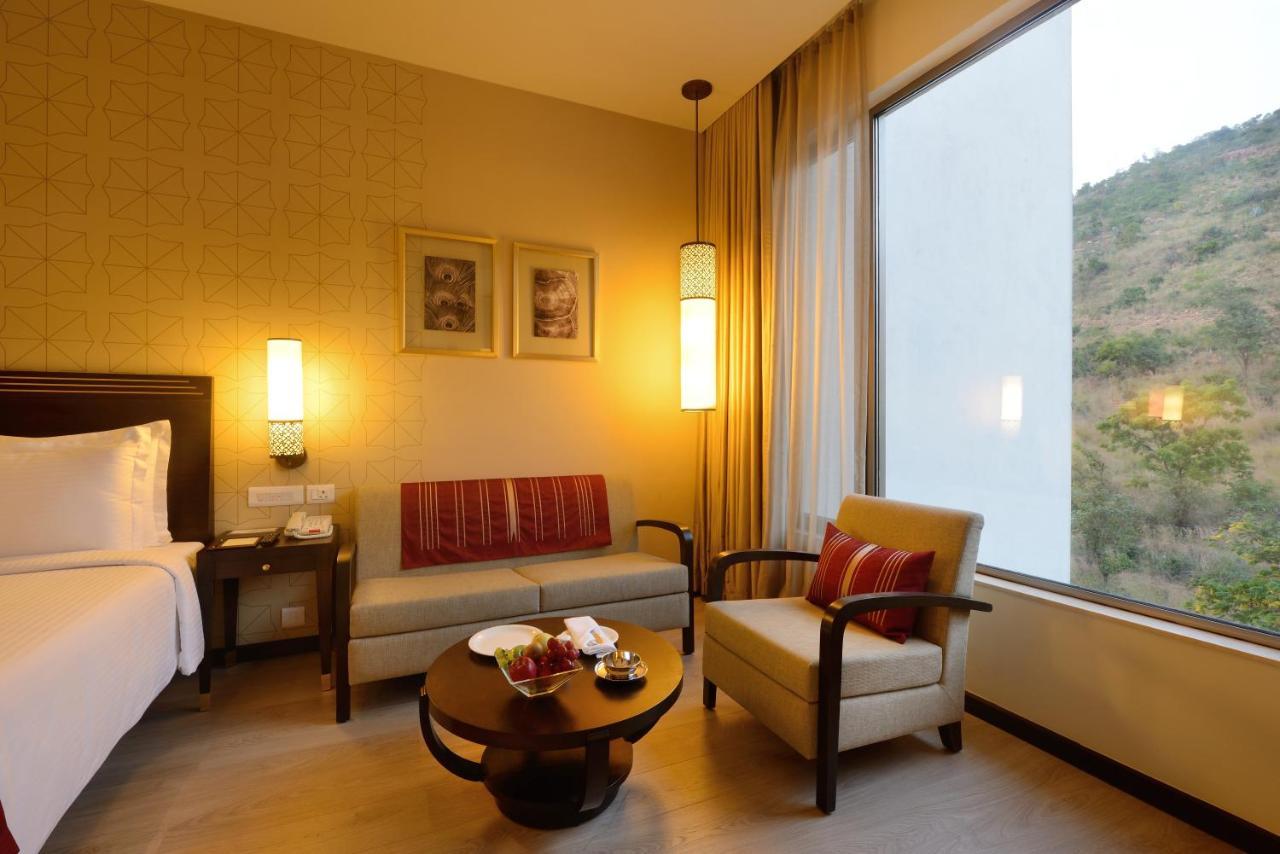 Marasa Sarovar Premiere Tirupati Exteriér fotografie A room at the Taj Bengal