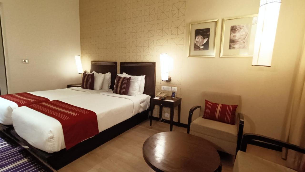 Marasa Sarovar Premiere Tirupati Exteriér fotografie A room at the Taj Bengal