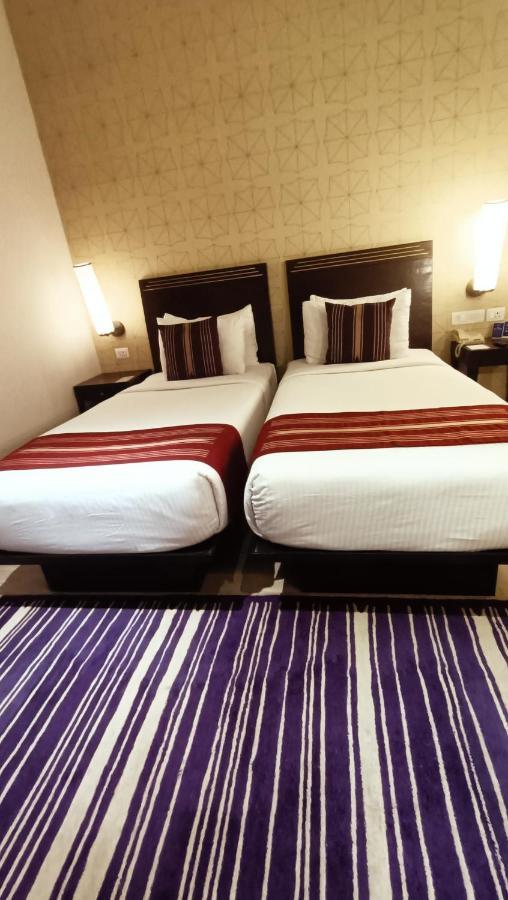 Marasa Sarovar Premiere Tirupati Exteriér fotografie A room at the hotel