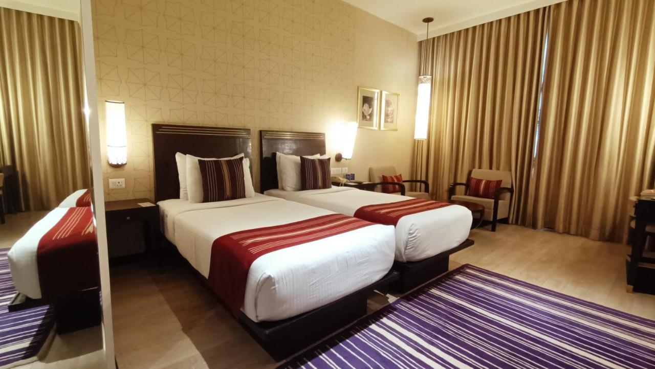 Marasa Sarovar Premiere Tirupati Exteriér fotografie A room at the Taj Bengal