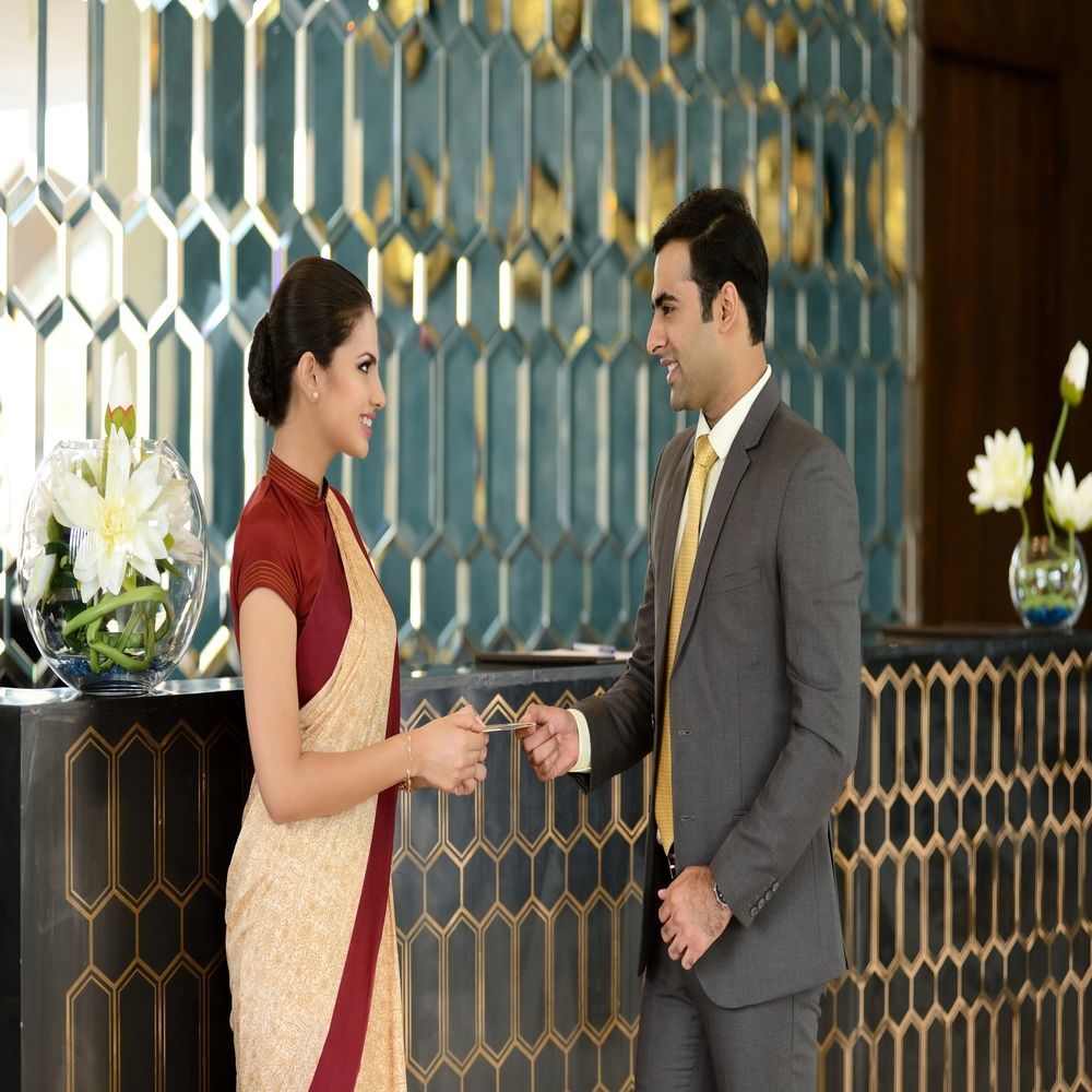 Marasa Sarovar Premiere Tirupati Exteriér fotografie A guest checking in at the Taj Mahal Palace, Mumbai