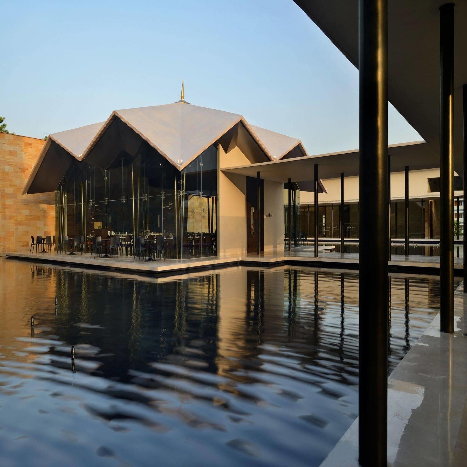 Marasa Sarovar Premiere Tirupati Exteriér fotografie The Chapel of the Christ the Teacher University Center