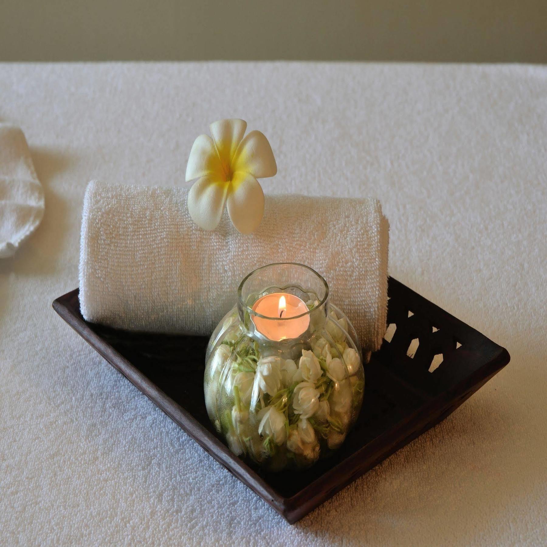 Marasa Sarovar Premiere Tirupati Exteriér fotografie Plumeria spa