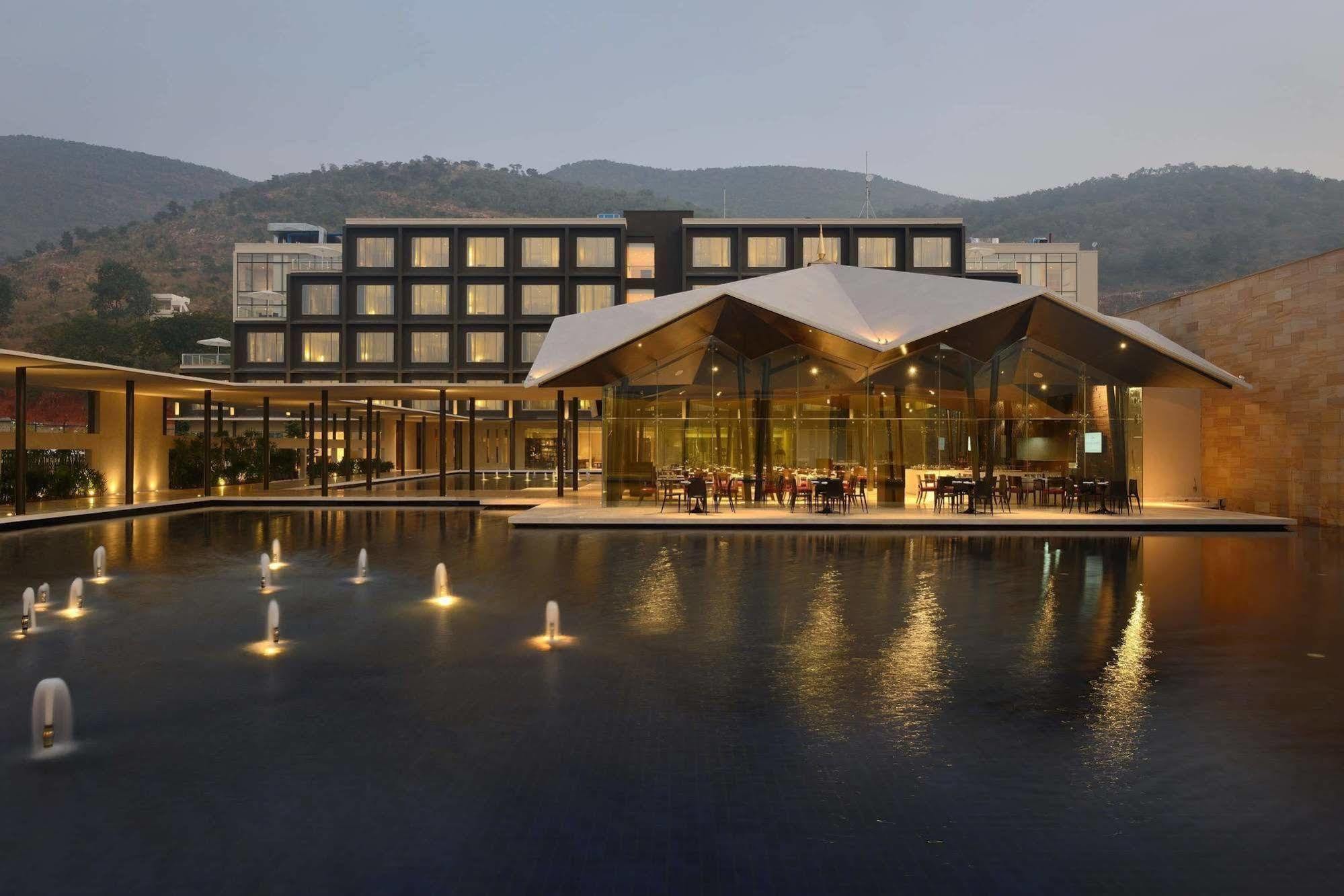 Marasa Sarovar Premiere Tirupati Exteriér fotografie The Park, Hyderabad