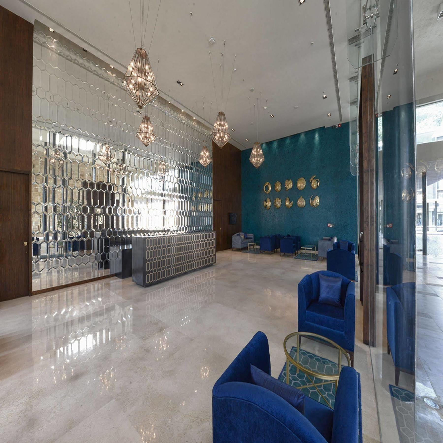 Marasa Sarovar Premiere Tirupati Exteriér fotografie The lobby of the hotel